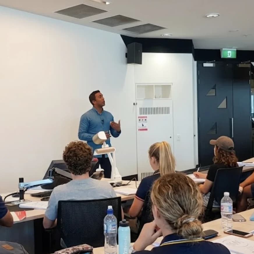 Shanaka teaching an in-person InterviewMD workshop